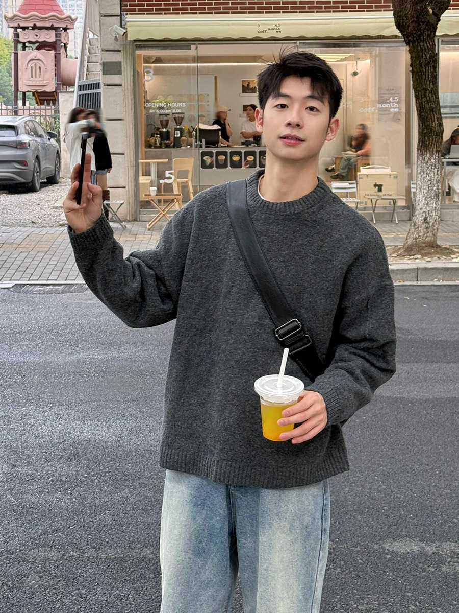 Herren-Pullover mit Rundhalsausschnitt, dunkelgrau, koreanischer Stil, weich und kuschelig, schlichte Passform, Winter-Basisschicht, Unterziehkleidung_voghion.com