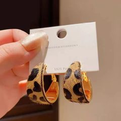 雅丹風豹紋イヤリング女性シンプルな個性洋気イヤリング2025新型軽豪華気質洗練されたイヤリング