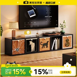 挂钟、壁钟;垃圾桶;家用梯