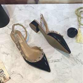 凉拖鞋外穿2023夏新漆皮粗跟凉鞋一字带中跟仙女御姐风后空高跟鞋