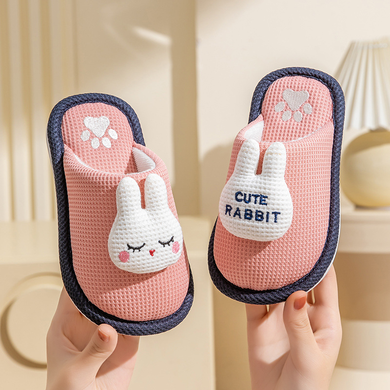 Invierno zapatillas de algodón para niños, niños y niñas, padres e hijos, bolsas de dibujos animados lindas, tacones antideslizantes para bebés en el interior, zapatillas de lana casera