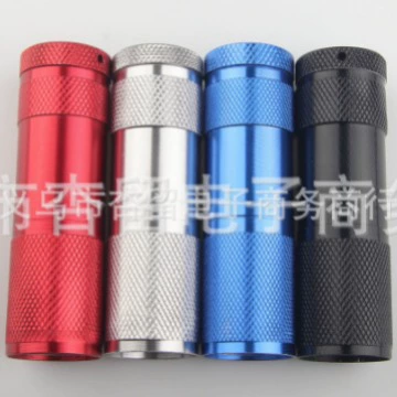 Производитель поставляет фонарик с 9 светодиодами, мини-фонарик из алюминиевого сплава с ярким светом, фонарик с белым светом.