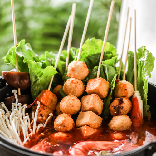 Hong Kong style curry fish balls, golden fish balls, hot pot balls, Oden ingredients, barbecue skewers, spicy hotpot, commercial wholesale