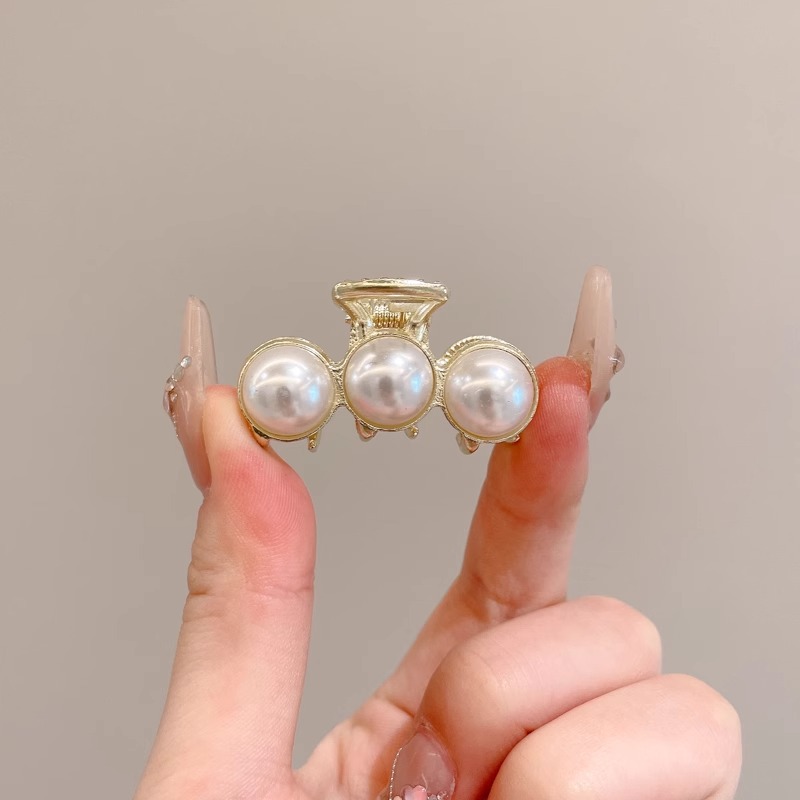 Perla de alta sensación de diamante de agarre para mujeres 2025, nuevo tipo de cabeza trasera, abrazadera de cabello, tocado, abrazadera de cabello pequeña