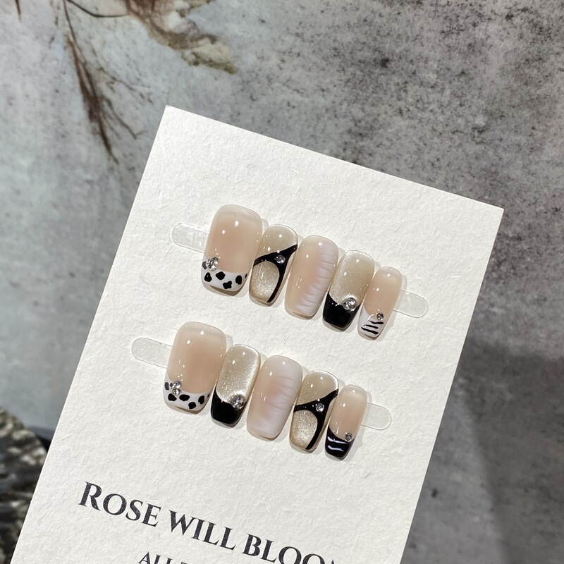 Pure Handmade Crocodile Pattern Wearing Claude French Hand-painted Sniffing Nail Art Advanced Nail Dark Short Wearing Nail