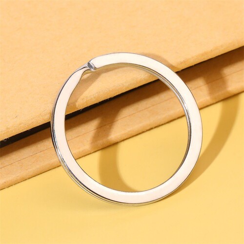 Golden carabiner creative waist buckle car key chain accessories gold-plated hanging buckle Dongguan small commodity manufacturer wholesale