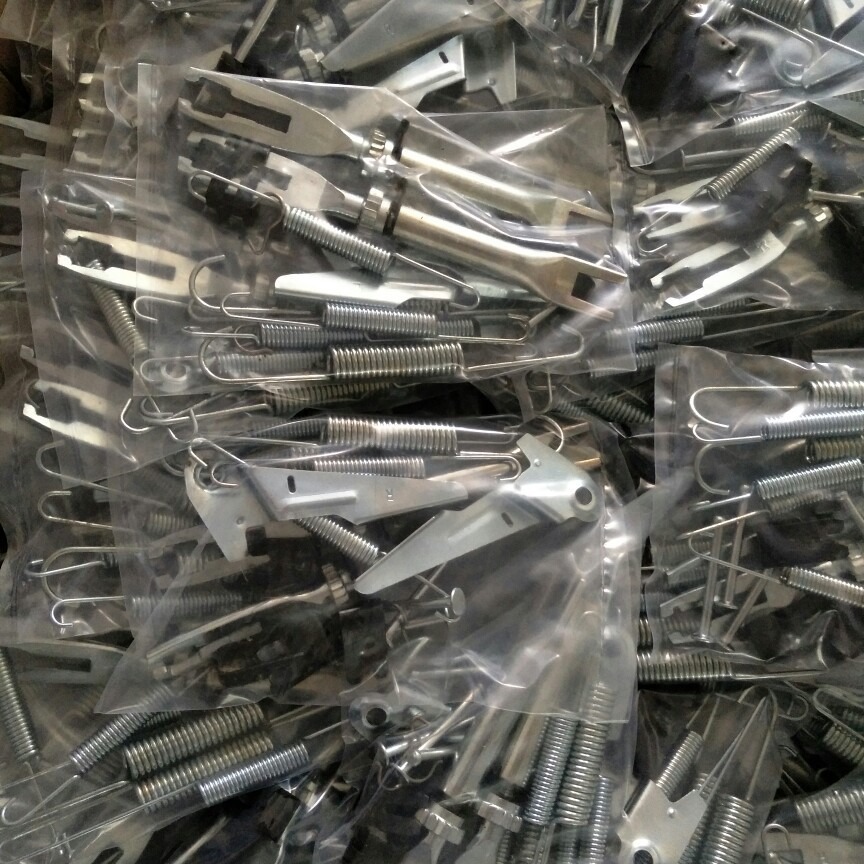 Tambor de la pinza de freno del coche kit de reparación delantero y trasero Zapata de freno 47061-60030 04943-ok030