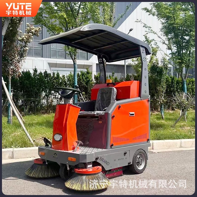 多功能清扫车水泥地面灰尘渣土落叶驾驶式小型道路扫路车