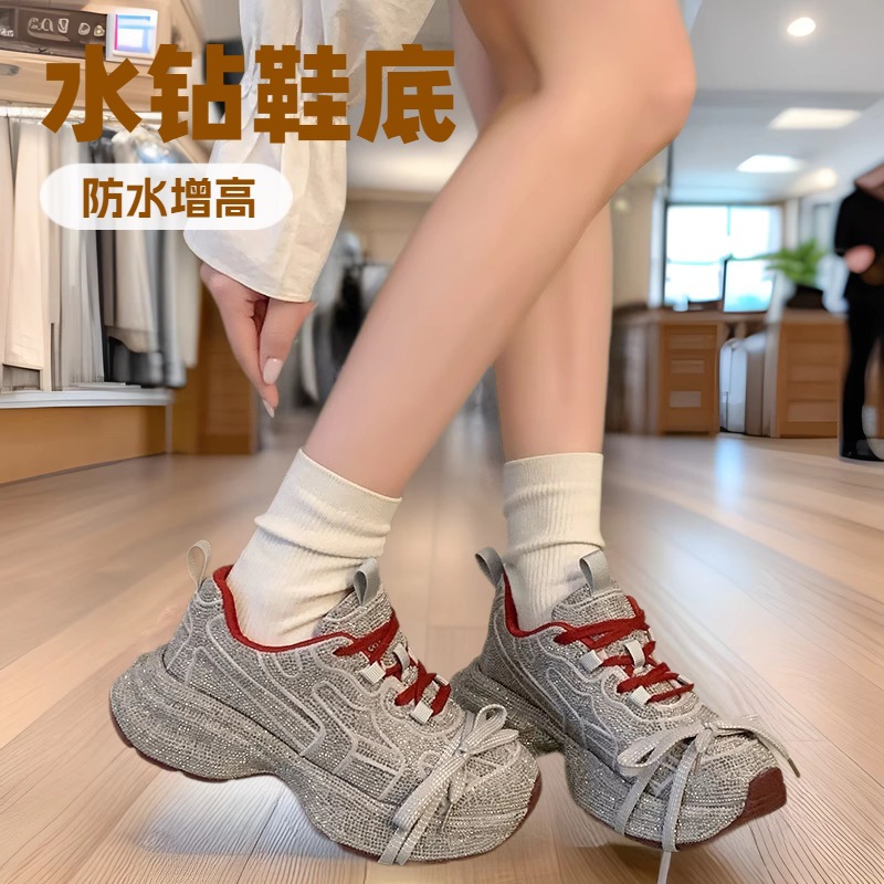 유럽 여성 신발 라인스톤 두꺼운 밑창 아빠 신발 여성 2025 새로운 야외 스포츠 및 레저 신발 전체 다이아몬드 플랫폼 신발