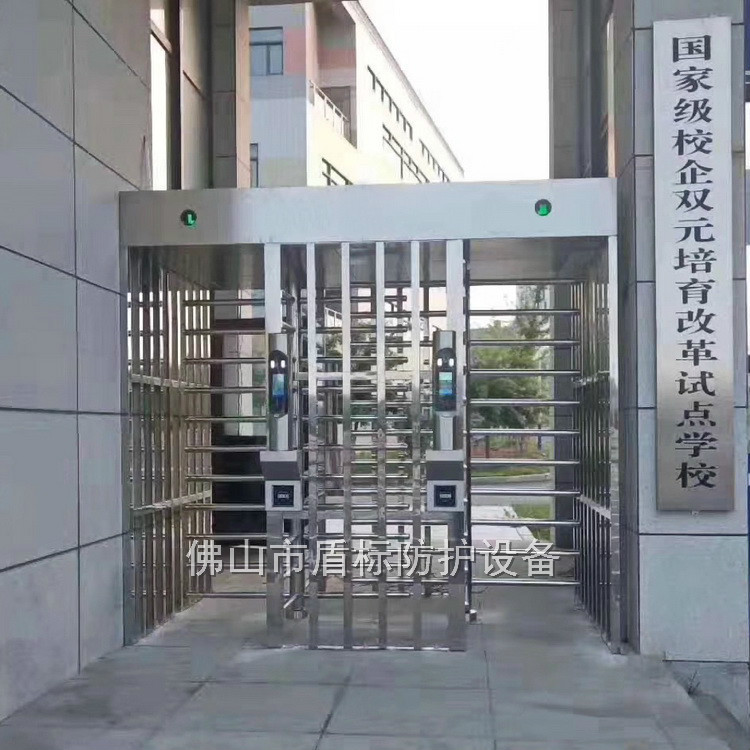 双通道转闸进出学校刷卡十字形栏杆栅栏门人脸识别全高闸单项滚閘
