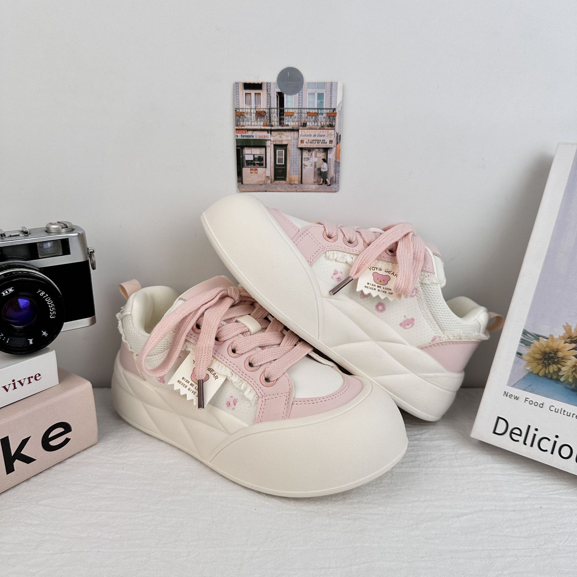 Yuanbo feo y lindo zapatos de pan de cabeza grande mujer 2025 verano casual todo-fósforo oso estampado plataforma elevador zapatos de tabla