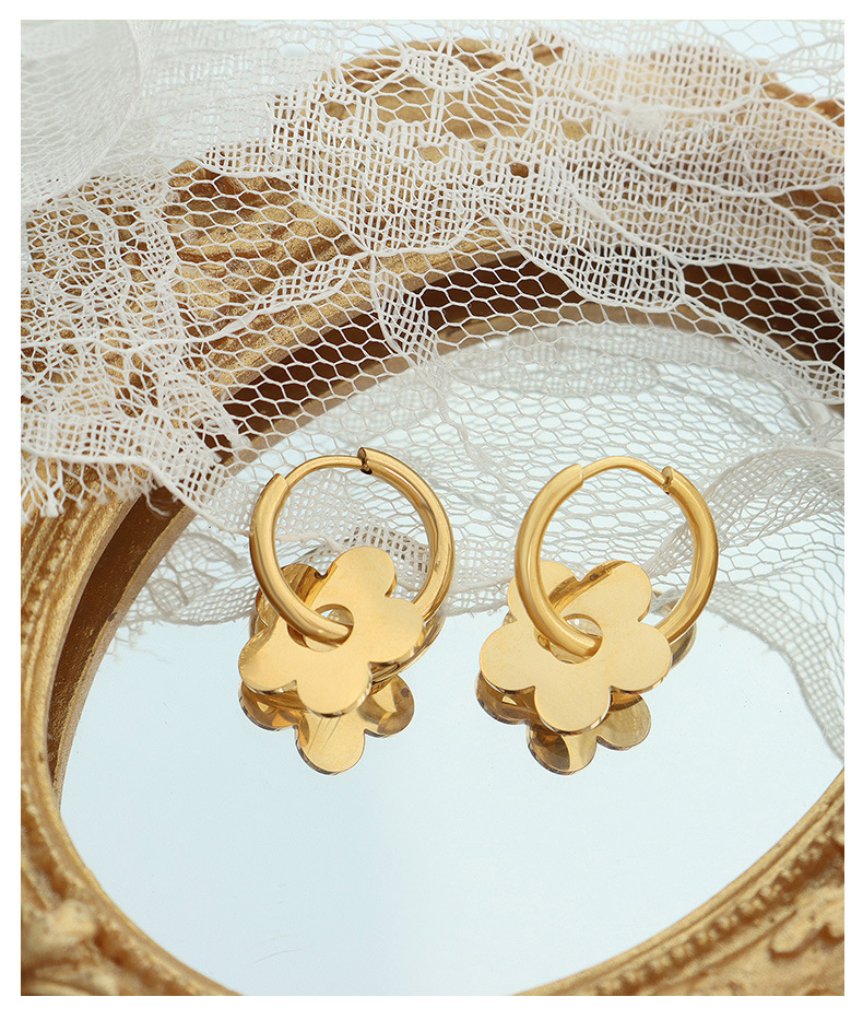 French Style Cross-border Hot Selling Popular Light Luxury Flower Eardrops Stud Earrings Titanium Steel Plated 18k Gold Earrings Girl F560 display picture 7