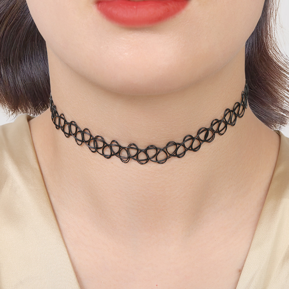 fashionable choker