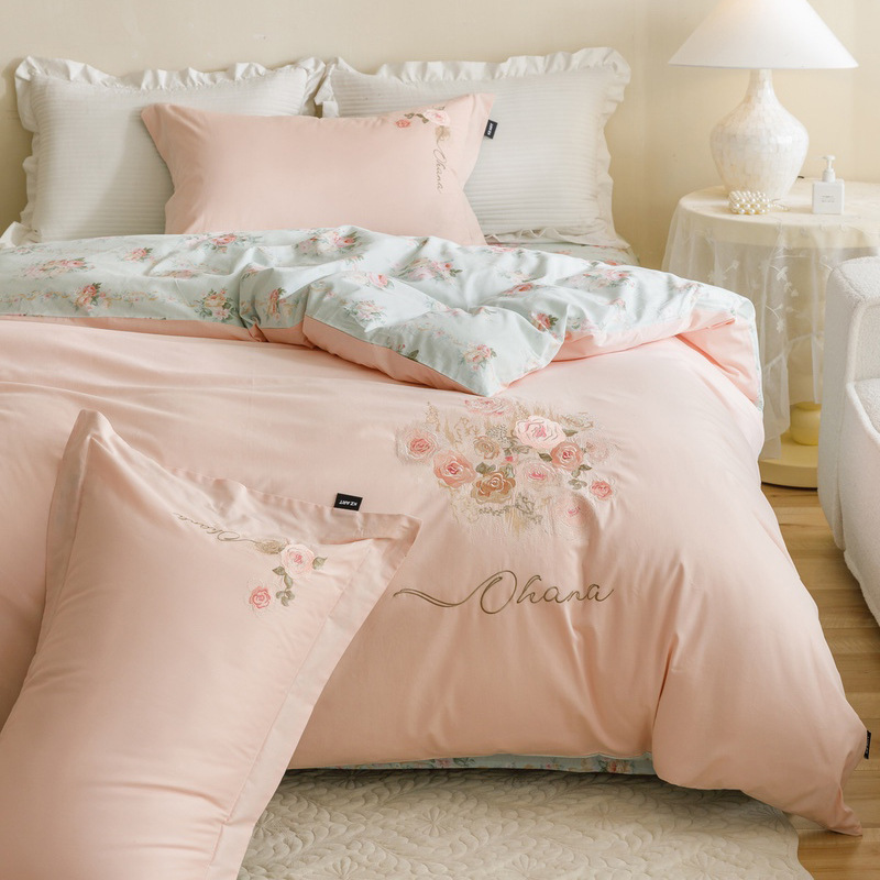 Algodón ligero de lujo de cuatro estaciones estilo europeo princesa no estática calentamiento desnudo para dormir cuatro piezas en la cama de algodón de clase A tres piezas