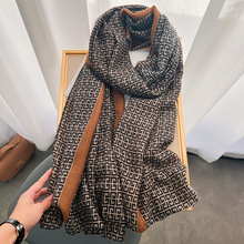 明星同款披肩2025秋冬新款直播爆款围巾韩版棉麻围巾女春薄款丝巾