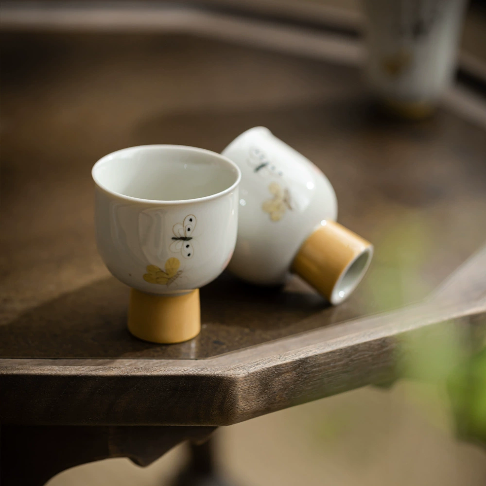 泥人述 [草木灰手绘招蜂引蝶高足杯 釉下彩蝴蝶蜜蜂品茗杯茶室茶杯]