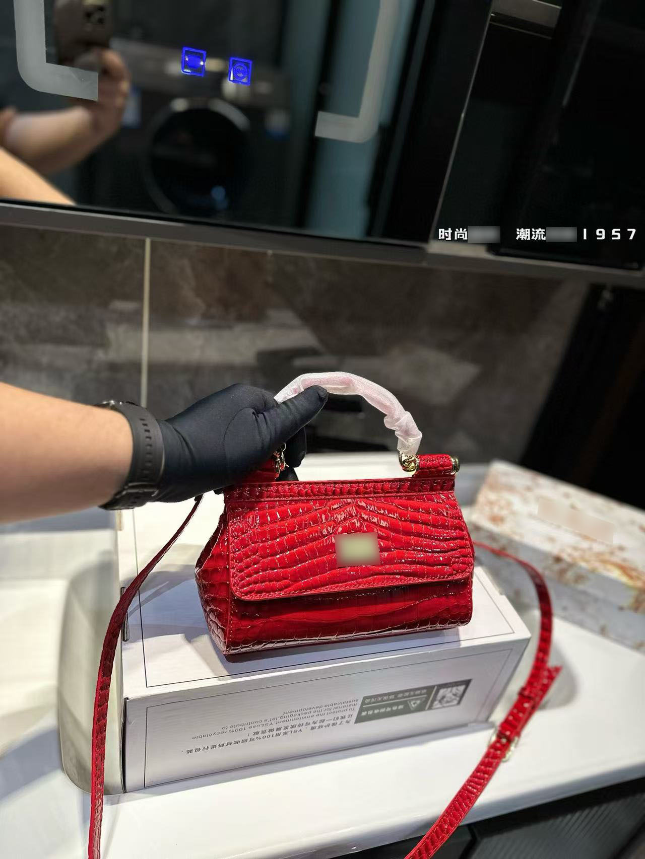 빨간색
