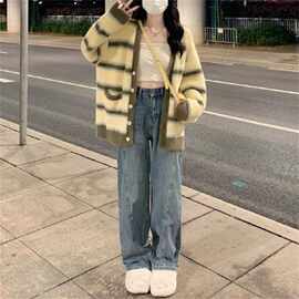 2023秋冬新款学院风可爱时尚洋气条纹V领仿水貂毛长袖毛衣外套女