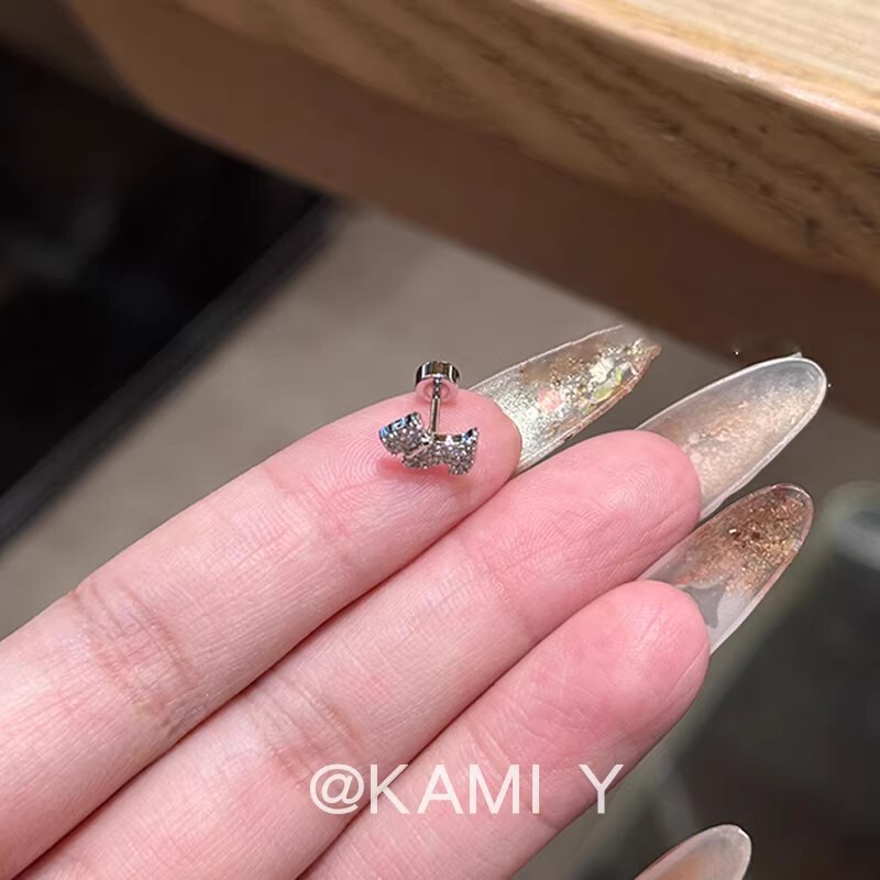 闪闪法兰西小狗耳骨钉高级法式简约可爱设计感小众耳饰耳环女|undefined