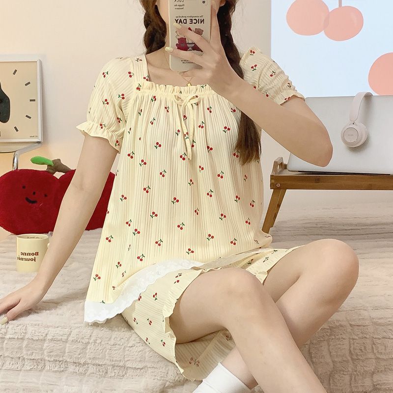 Comercio exterior al por mayor pijamas mujeres verano princesa estilo dulce cuello de una línea pantalones cortos de manga corta traje de servicio a domicilio de oso se puede usar afuera