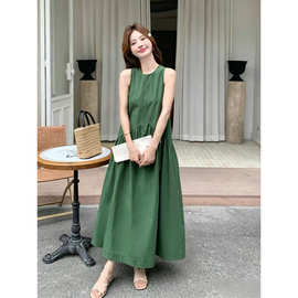 绿色韩系穿搭简单大方无袖连衣裙女2026夏季新款松弛慵懒风A字裙