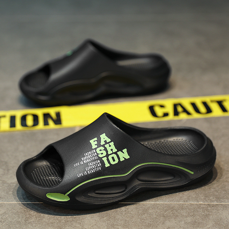 2024 nuevas zapatillas para hombres de verano tendencia de usar al aire libre sensación de mierda juvenil sandalias de playa de doble propósito