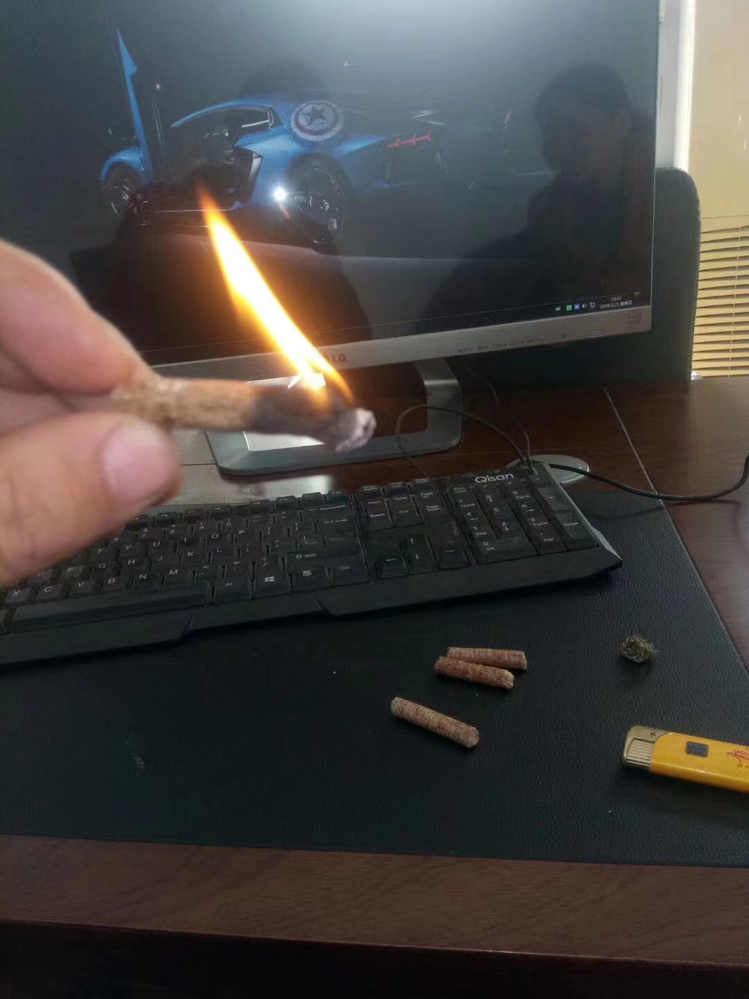 Sand para gatos de pino, fábrica de madera de pino al por mayor, arena para gatos transfronteriza, fuerte absorción de agua y bajo polvo, 15KG, inodoro para gatos adultos y gatos jóvenes