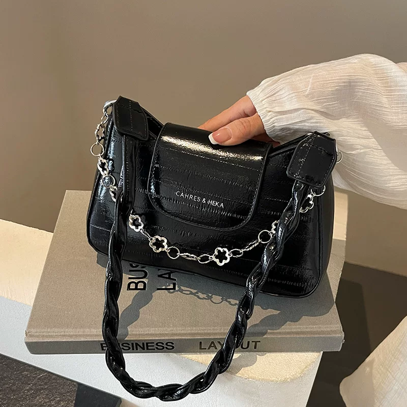 Shoulder bag small one-shoulder summer bag, chain strap, available in black silver beige