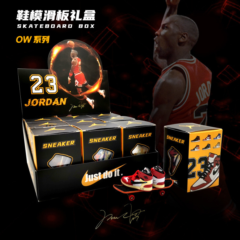 OW joint name mini shoe mold finger skateboard blind box 3D stereo AJ Small basketball shoes gift box Jordan trendy keychain