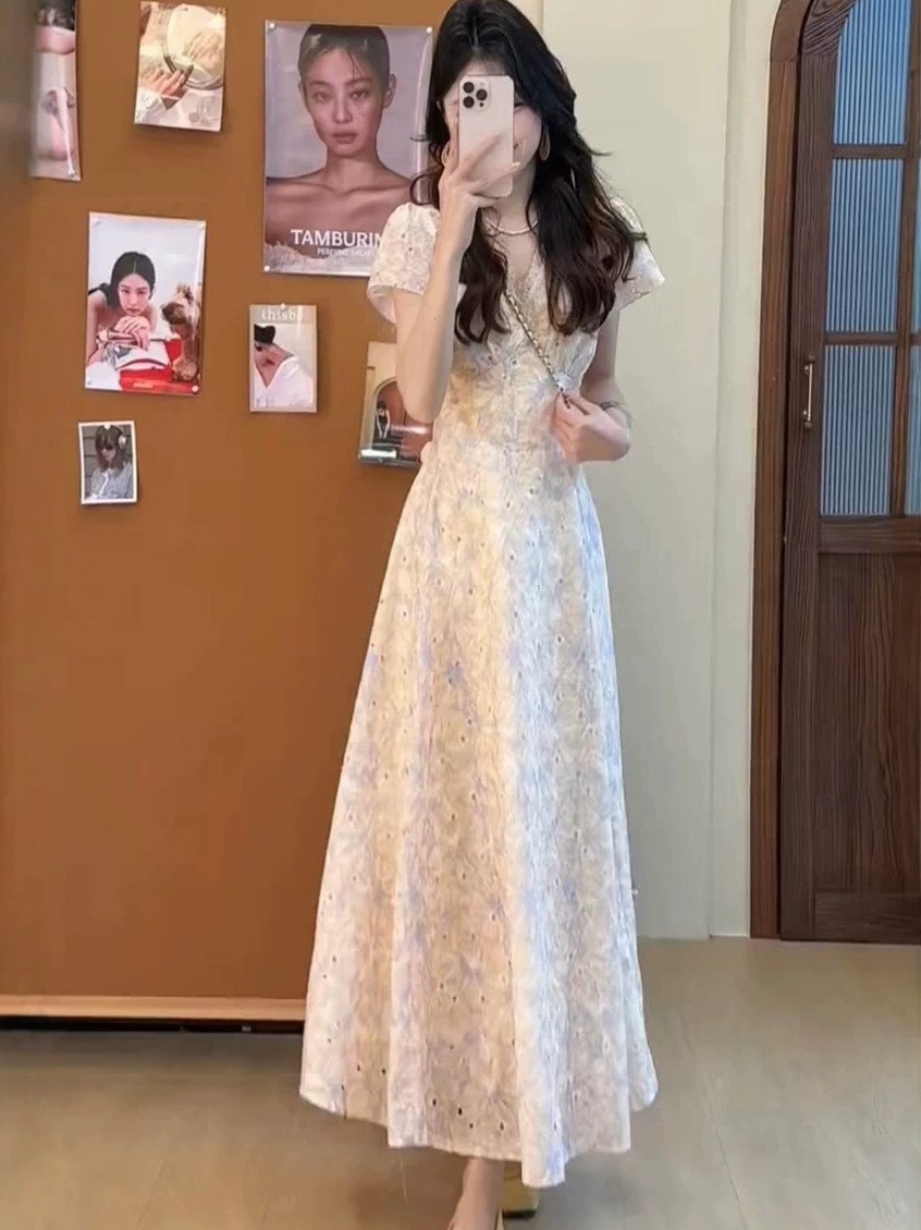 French V-Neck Floral Dress for Women, Summer 2026 New Style, Unique and Beautiful, Seaside Resort Style Long Dress