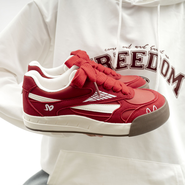 Fashionable universal retro white sneakers platform