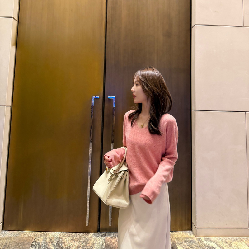 Lee Jin-Hyun's Same Style Bo Wei Seamless One-Piece 100% Wool Knit Sweater V-Neck Pullover Long-Sleeve Base Shirt