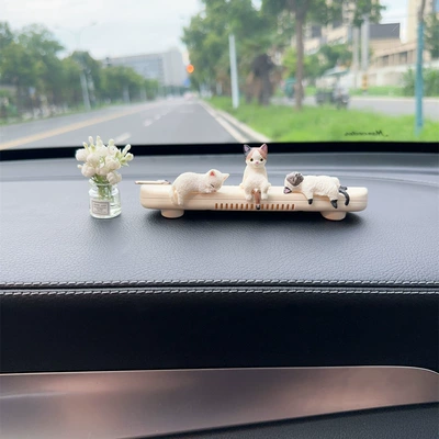 Parking Ornaments, Nömrəli dayanma kartı - three-cats-small-white-gypsophila-vase-beige-aromatherapy-parking-sign