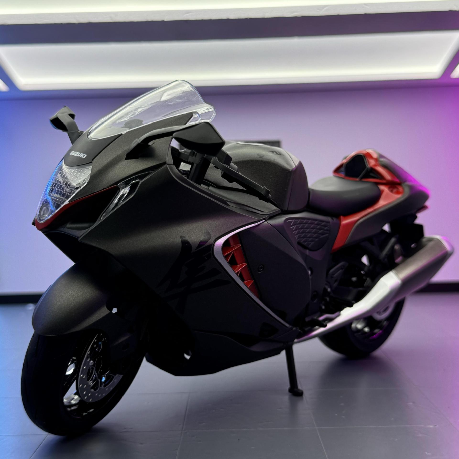 Modelo de coche Huayi 1 a 9 genuino Suzuki Falcon 2022 motocicleta de aleación modelo de iluminación de coche de juguete deslizante