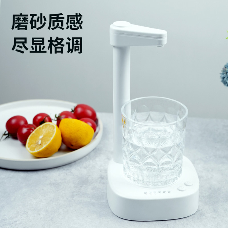 Amazon popular de Carga inteligente de escritorio bomba de agua giratoria hogar portátil cubo automático mesa de doble propósito alimentador de agua