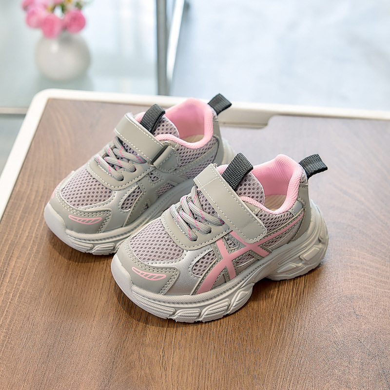 Zapatos deportivos para niños primavera 2026 nuevo tipo de zapatos de papá transpirables de malla primavera y otoño zapatos de suela suave para niños pequeños