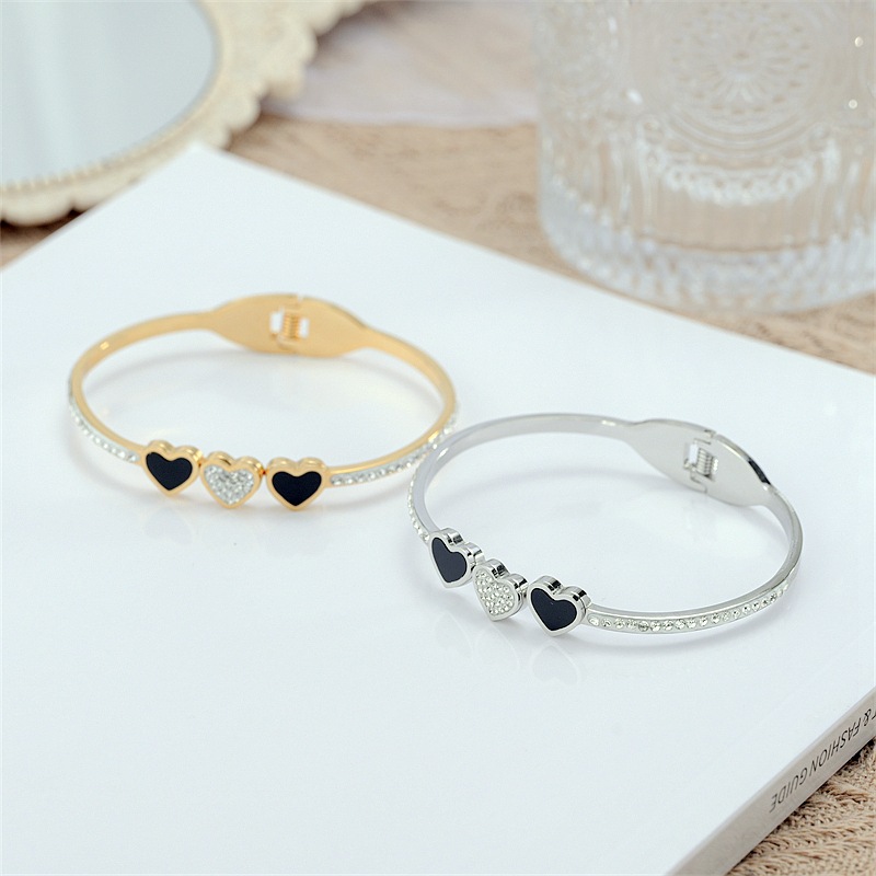 Fashion Heart Shape Titanium Steel Rhinestones Bangle