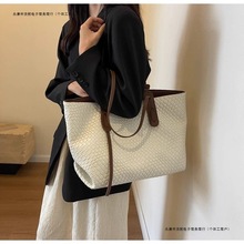 香港代购真皮包包女2025新款潮百搭时尚潮学生通勤包高级感托特包