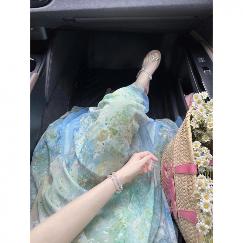 气质晕染贝壳度假宽松吊带连衣裙海边长裙女夏海边蓝绿扎染挂脖裙|undefined