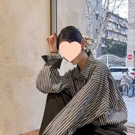 宽松慵懒风休闲条纹口袋衬衫女秋季2025新款廓型拼接撞色长袖上衣