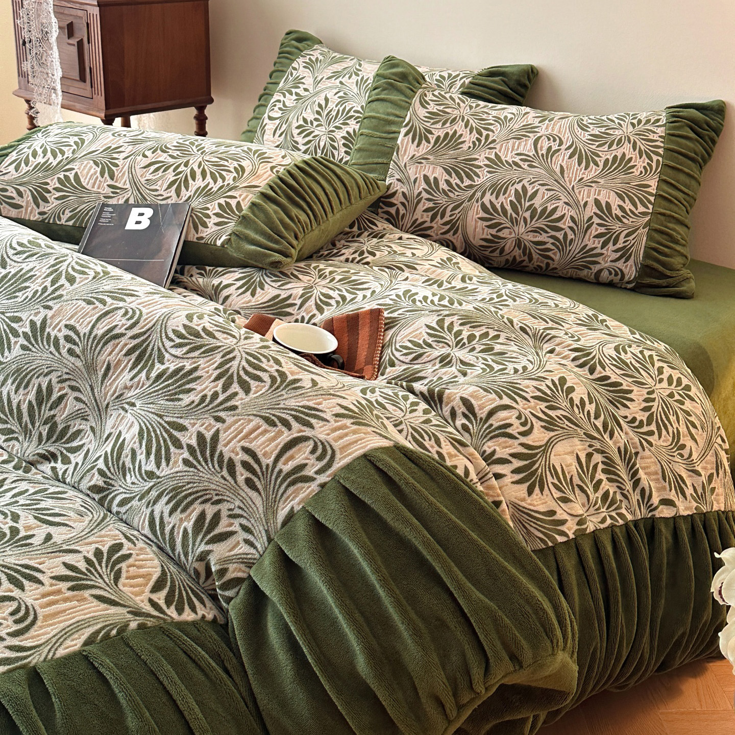 Nordic French Vintage Boho Class A Mother And Baby Grade Jacquard Milk Four-Piece Set, Vintage French Embossed Velvet Winter Thickened Duvet Cover_voghion.com