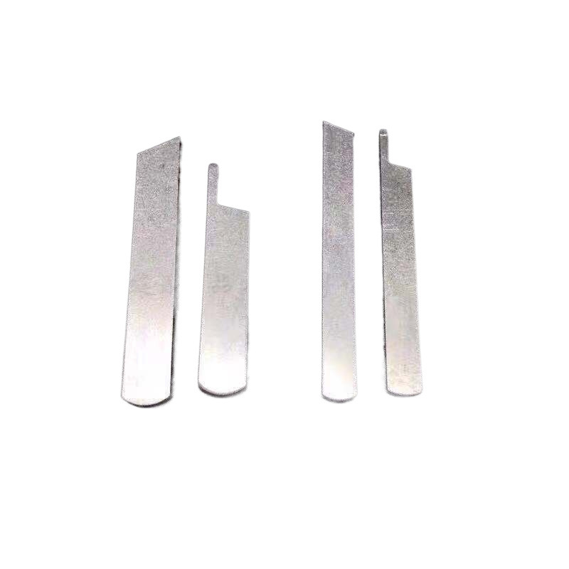 Accesorios de máquina de bloqueo de bordes antiguos de tres líneas de cerradura de bordes caseros cuchillo de corte de tela estrecho y ancho cuchillo de corte superior e inferior