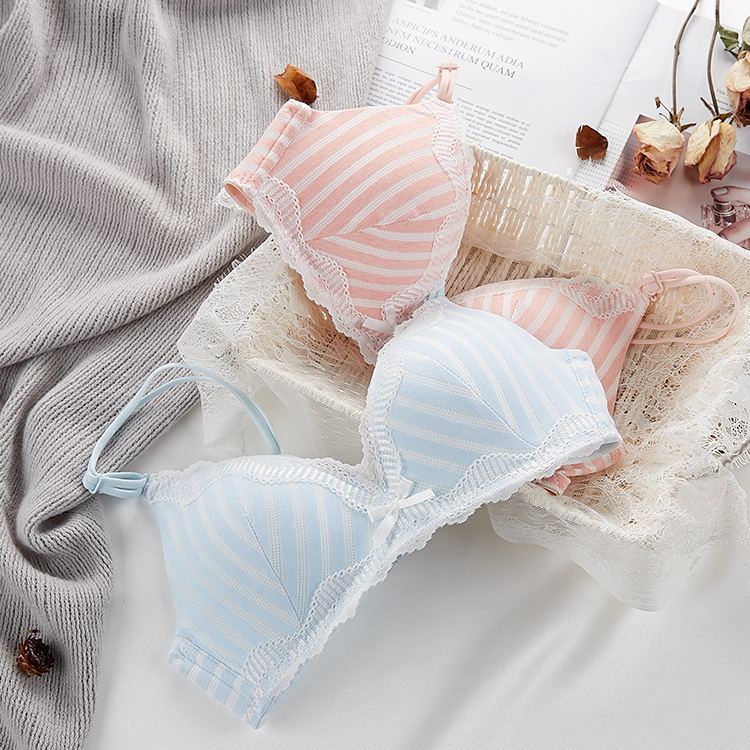 Factory wholesale thin girly underwear without steel ring Japanese comfortable fashion big high school students girl bra