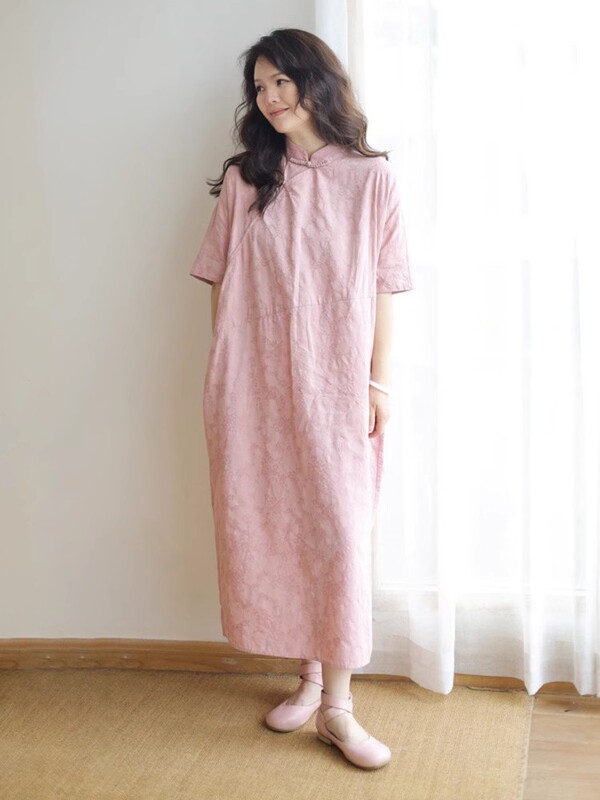 New Chinese Style Slant Leg Bottom Slit Retro Cocoon Jacquard Improved Cheongsam Dress Women's Loose Long Dress New Chinese Style Slant Leg Bottom Slit Retro Cocoon Jacquard Improved Cheongsam Dress Women's Loose Long Dress