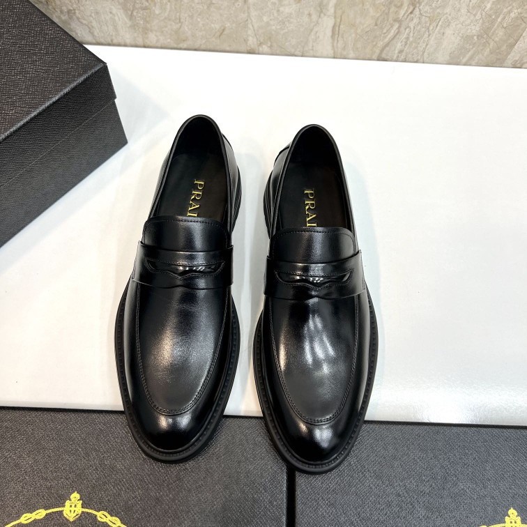 Kişi dəri ayaqqabısı, iş üçün klassik slip-on model
