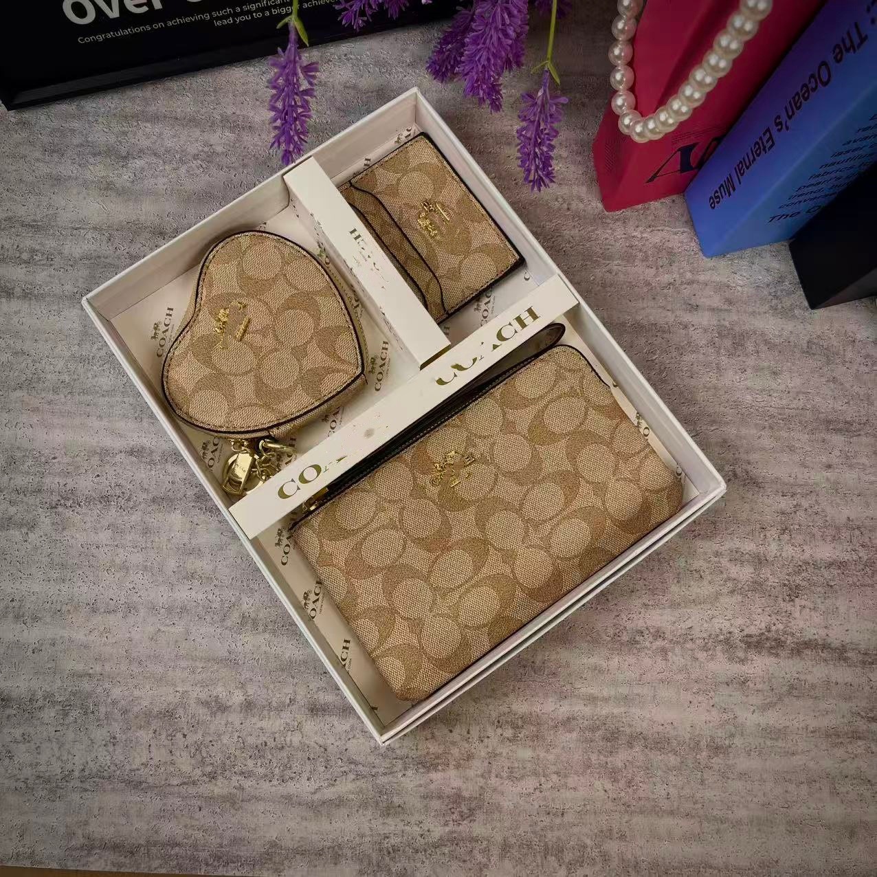 Cartoon cartera de cambio en forma de corazón de comercio exterior bolsa de mano caja de bolsa de tarjeta caja de regalo de bolsas explosivas transfronterizas 2025 nuevas bolsas de mujer