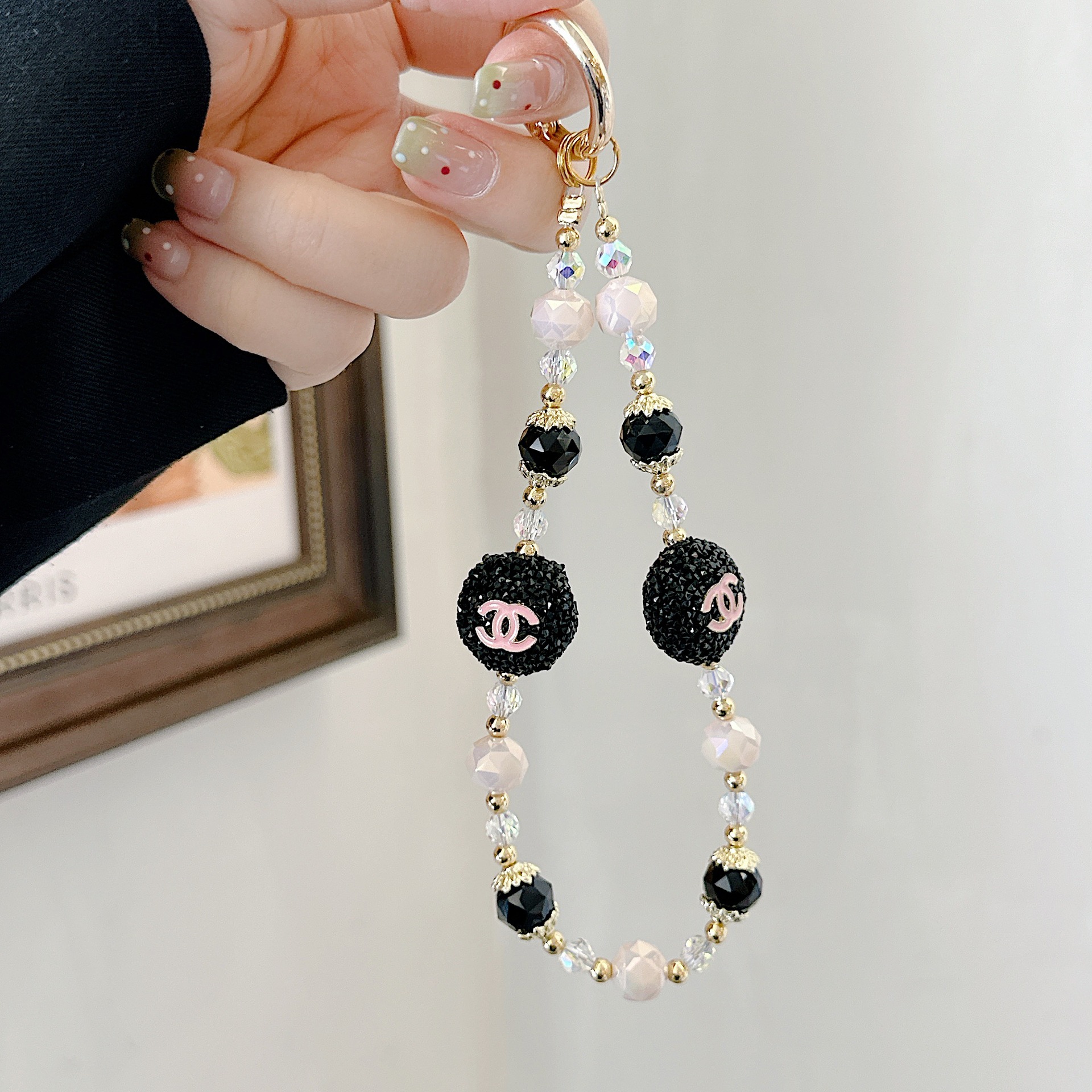 Cadena para colgar para teléfono móvil de alta gama hecha a mano de alta calidad, cadena para colgar con fragancia pequeña de lujo ligero, cordón para teléfono móvil de moda, cadena corta/colgante