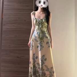 法式气质扎染吊带连衣裙女夏季海边度假裙荷叶边收腰露背字长裙