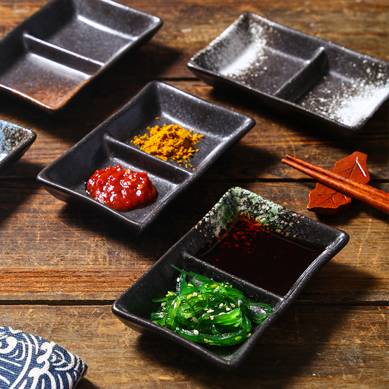Cross-border two-compartment dish ceramic soy sauce dish two-compartment dish Korean barbecue condiment dish hot pot compartment dipping dish wholesale