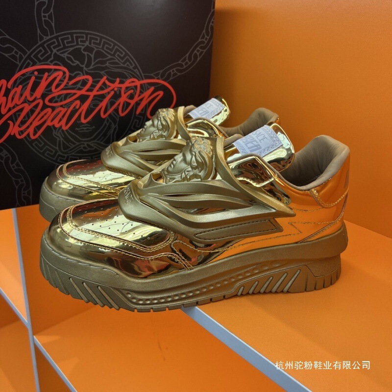 European Trendy Men's Fashion Dad Sneakers Casual Shoes Spaceship Thick-Soled Height-Increasing Men's Shoes Medusa Low-Top Sneakers
